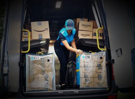 According to Glassdoor, the average annual base salary of an Amazon driver is around 27,000, but most hourly rates of job openings range from 15-17hour, so you could make over 30,000 in a. . Amazon van driver jobs